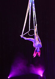 GOP Varieté Theater München „Backstage“.  Das Programm des GOP Variete-Theaters vom 15. März bis 23. April 2017 (©Foto. Ingrid Grossmann)